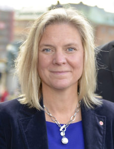 Finansminister Magdalena Andersson avlämnar vårbudgeten för 2019